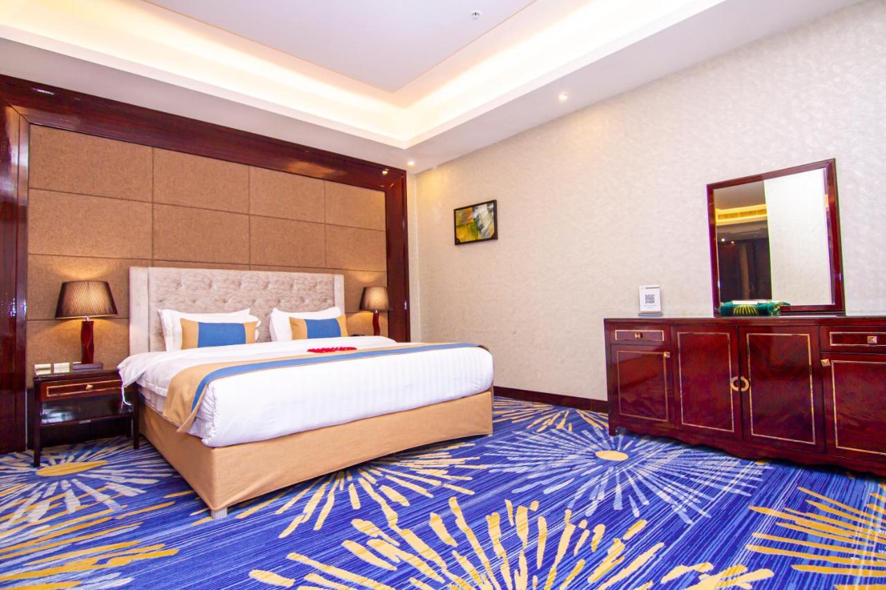فندق هوليداي الخليج الرياض - Holiday Al Khaleej Hotel Exterior foto